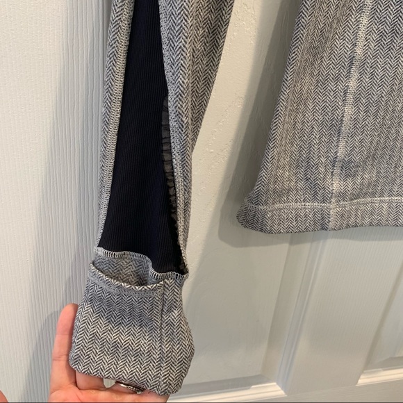 Lululemon Full Tilt 1/2 Zip Pullover- 4 - Picture 2 of 6